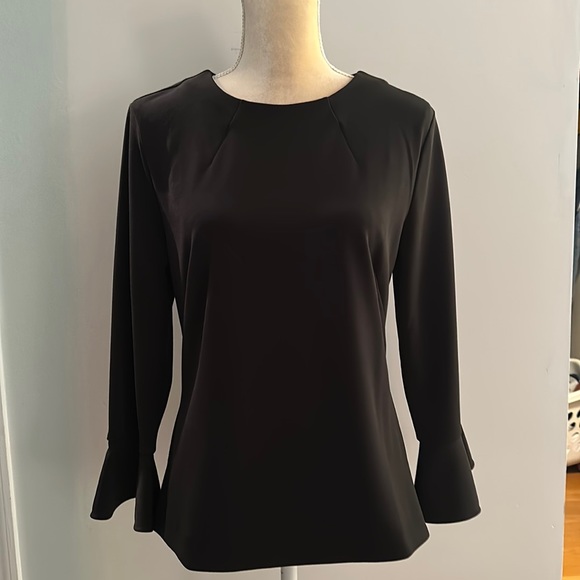 Ann Taylor Tops - Ann Taylor Bell Sleeve Too